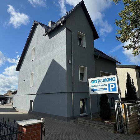 Skypension Schönefeld Extérieur photo